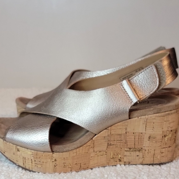 Clarks Artisan Womens Wedge - Picture 6 of 13